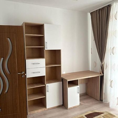 Velovan Apartment Крайова Екстериор снимка