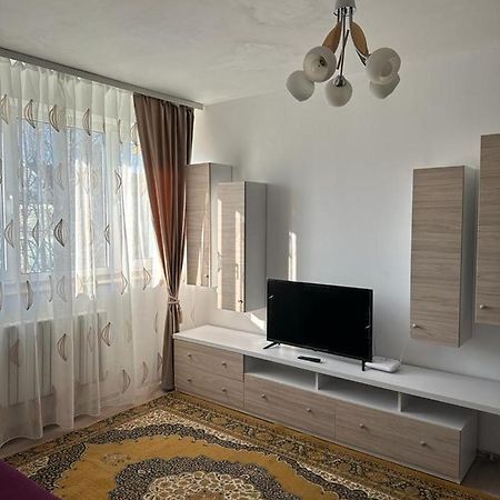 Velovan Apartment Крайова Екстериор снимка