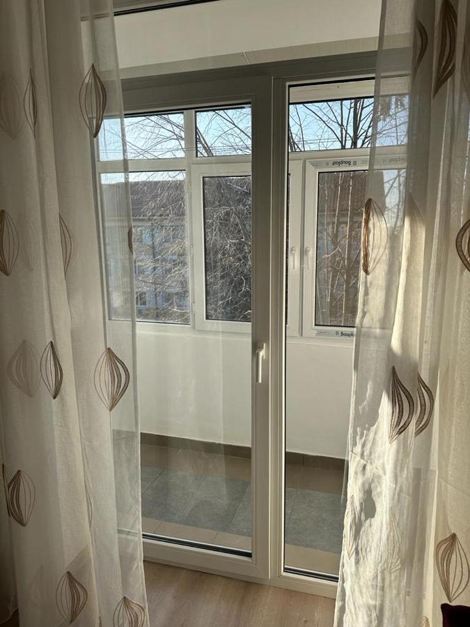 Velovan Apartment Крайова Екстериор снимка