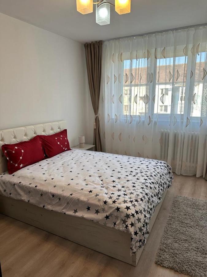 Velovan Apartment Крайова Екстериор снимка