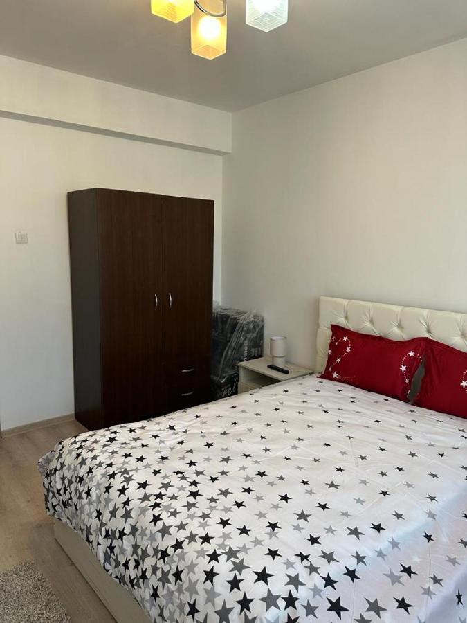 Velovan Apartment Крайова Екстериор снимка
