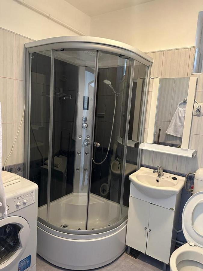 Velovan Apartment Крайова Екстериор снимка